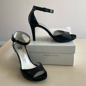 Anne Klein Akopalize black ankle strap comfort heel 7M